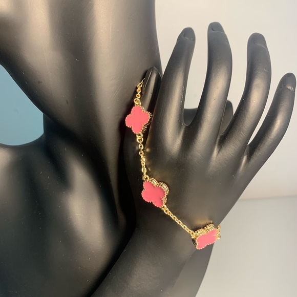 Clover Bracelet - Picture 2 of 4